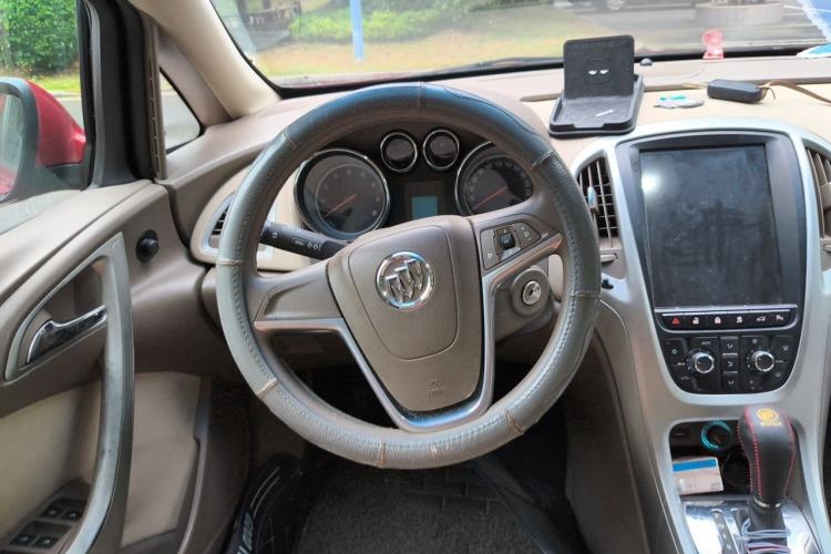 Used Buick GT 2013 GT 1.6L Automatic Fashion Edition Steering Wheel