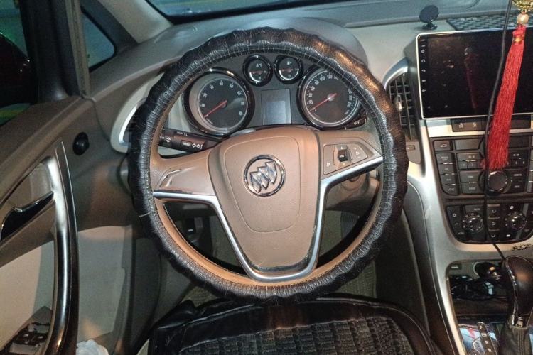 Used Buick GT 2013 GT 1.6L Automatic Fashion Edition Steering Wheel