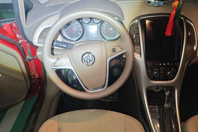 Used Buick GT 2013 GT 1.6L Automatic Fashion Edition Steering Wheel
