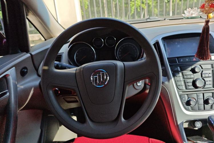 Used Buick GT 2013 GT 1.6L Automatic Comfort Edition Steering Wheel