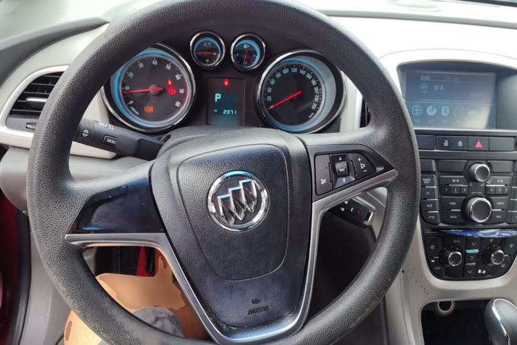 Used Buick GT 2013 XT 1.6L Automatic Fashion Edition Steering Wheel