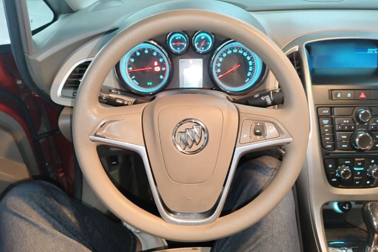 Used Buick GT 2013 GT 1.6L Automatic Fashion Edition Steering Wheel