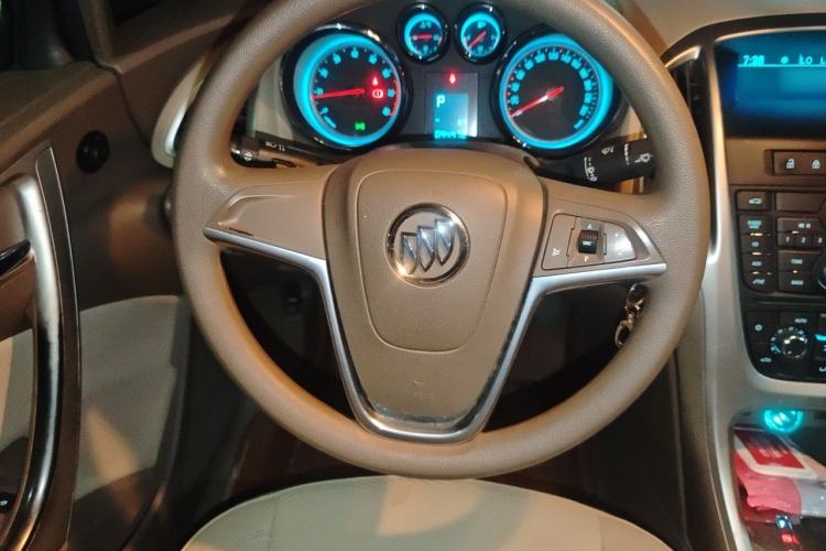Used Buick GT 2013 GT 1.6L Automatic Fashion Edition Steering Wheel