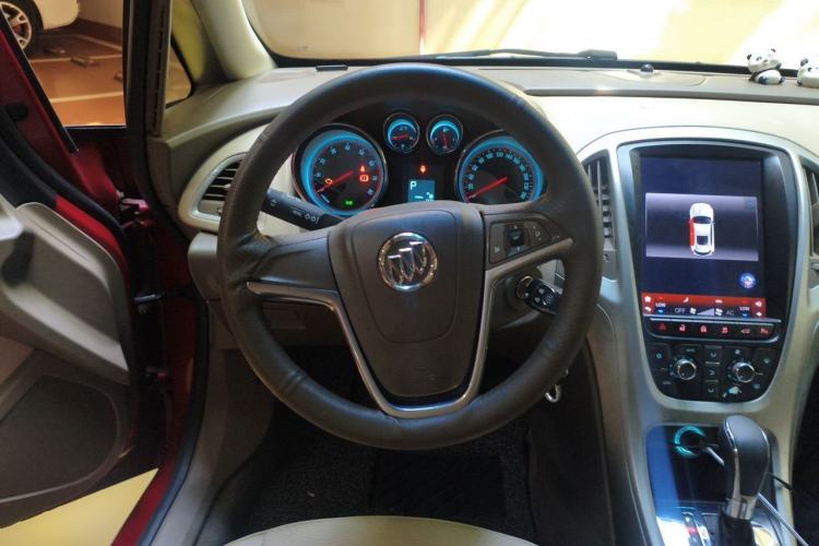 Used Buick GT 2013 GT 1.6L Automatic Fashion Edition Steering Wheel