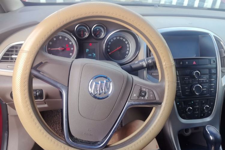 Used Buick GT 2013 GT 1.6L Automatic Fashion Edition Steering Wheel
