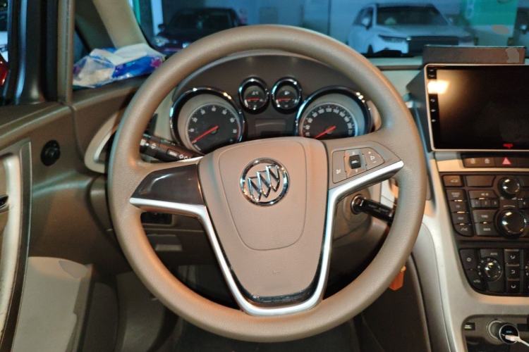 Used Buick GT 2013 GT 1.6L Automatic Fashion Edition Steering Wheel