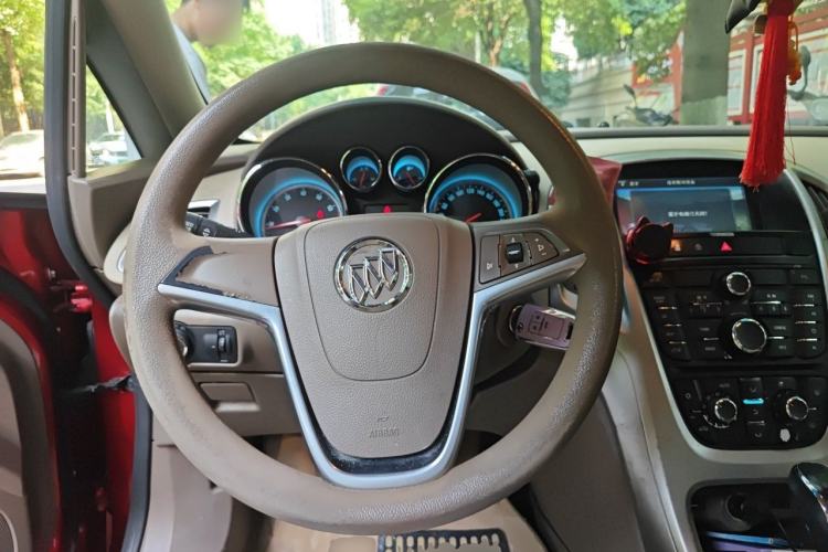Used Buick GT 2013 GT 1.6L Automatic Fashion Edition Steering Wheel