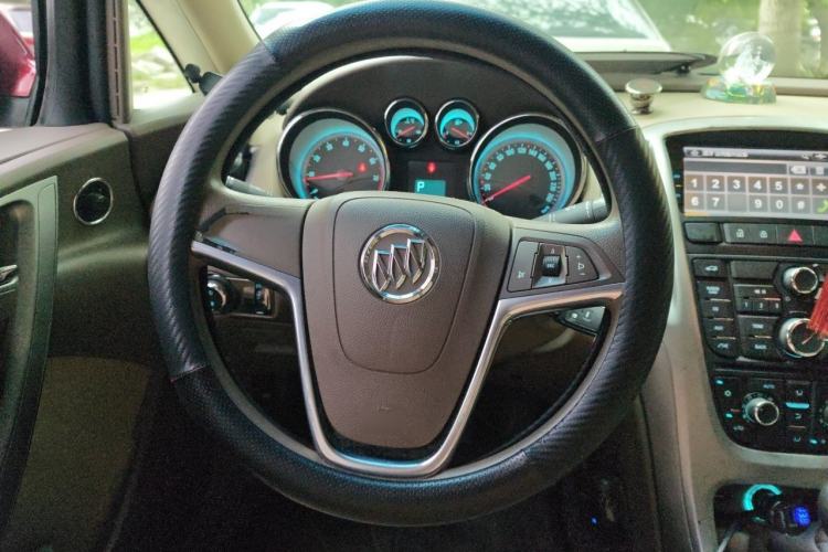 Used Buick GT 2013 GT 1.6L Automatic Fashion Edition Steering Wheel