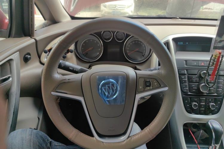 Used Buick GT 2013 GT 1.6L Automatic Fashion Edition Steering Wheel