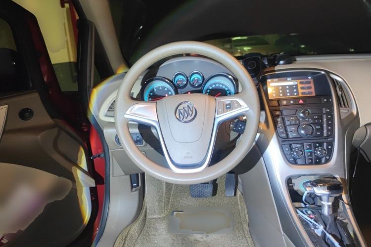 Used Buick GT 2013 GT 1.6L Automatic Fashion Edition Steering Wheel