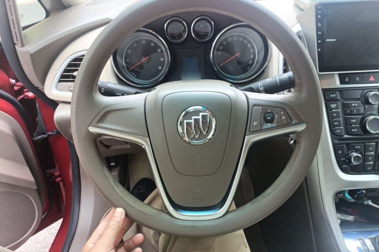 Used Buick GT 2013 GT 1.6L Automatic Fashion Edition Steering Wheel