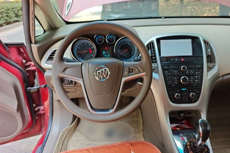 Used Buick GT 2013 GT 1.6L Automatic Fashion Edition Steering Wheel