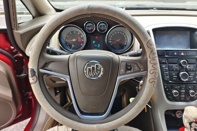 Used Buick GT 2013 GT 1.6L Automatic Fashion Edition Steering Wheel