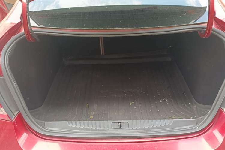 Used Buick GT 2013 GT 1.8L Automatic Fashion Edition Trunk