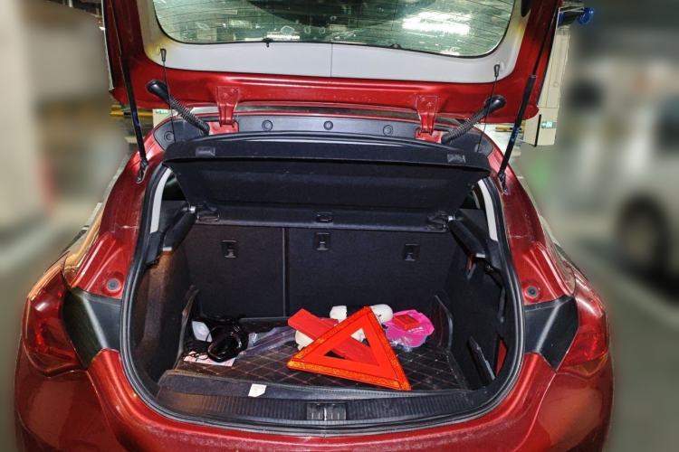 Used Buick GT 2013 XT 1.6L Automatic Fashion Edition Trunk