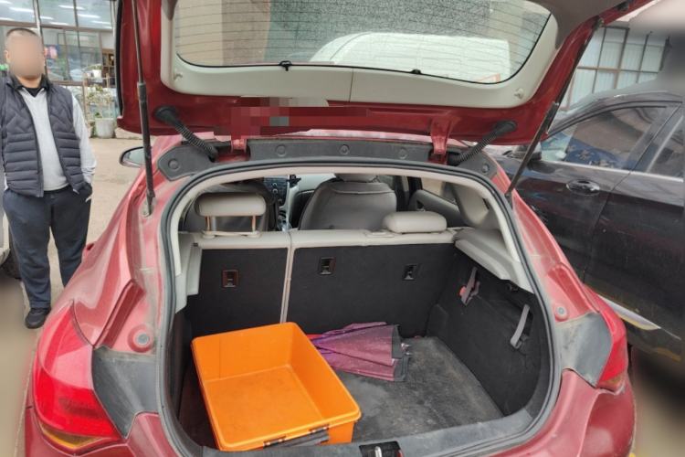 Used Buick GT 2013 XT 1.6L Automatic Fashion Edition Trunk