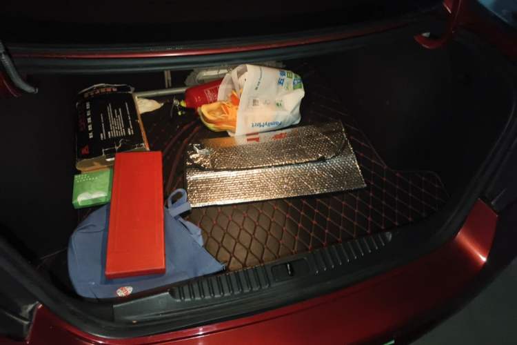 Used Buick GT 2013 GT 1.6L Automatic Fashion Edition Trunk