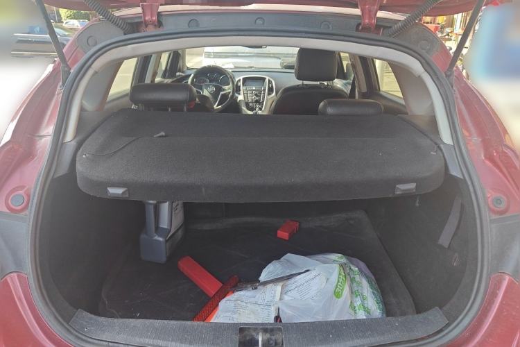 Used Buick GT 2013 XT 1.6L Automatic Fashion Edition Trunk