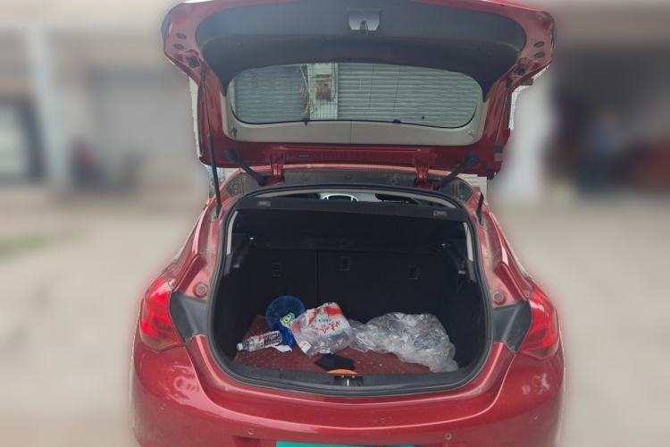 Used Buick GT 2013 XT 1.6L Automatic Fashion Edition Trunk