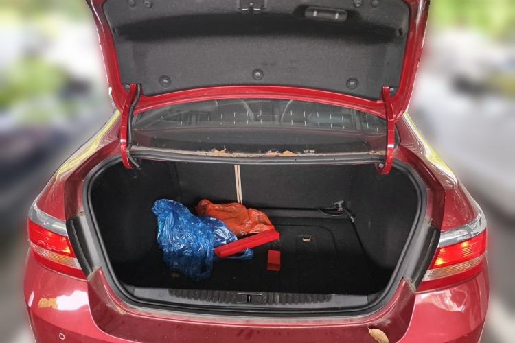 Used Buick GT 2013 GT 1.6L Automatic Fashion Edition Trunk