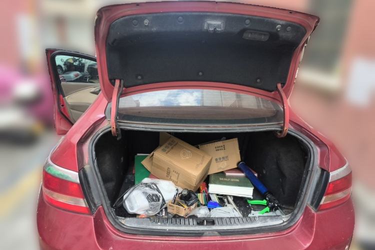 Used Buick GT 2013 GT 1.6L Automatic Fashion Edition Trunk