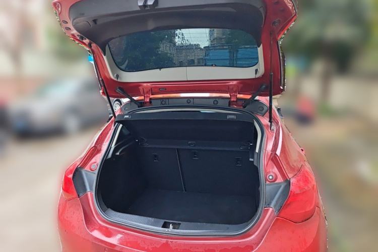 Used Buick GT 2013 XT 1.6L Automatic Comfort Edition Trunk