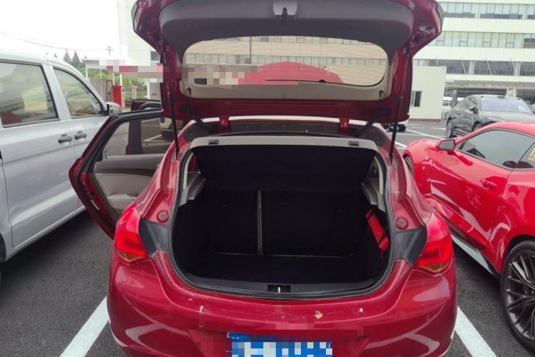 Used Buick GT 2013 XT 1.6L Automatic Fashion Edition Trunk