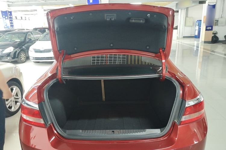 Used Buick GT 2013 GT 1.6L Automatic Fashion Edition Trunk