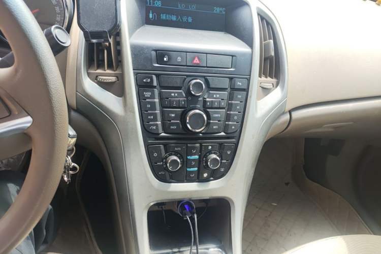 Used Buick GT 2013 GT 1.6L Manual Entry-Level Model Audio And AC Panel