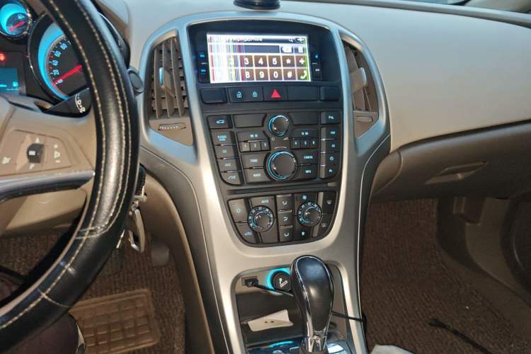 Used Buick GT 2013 GT 1.6L Automatic Fashion Edition Audio And AC Panel