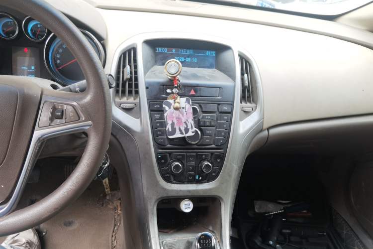 Used Buick GT 2013 GT 1.6L Manual Entry-Level Model Audio And AC Panel