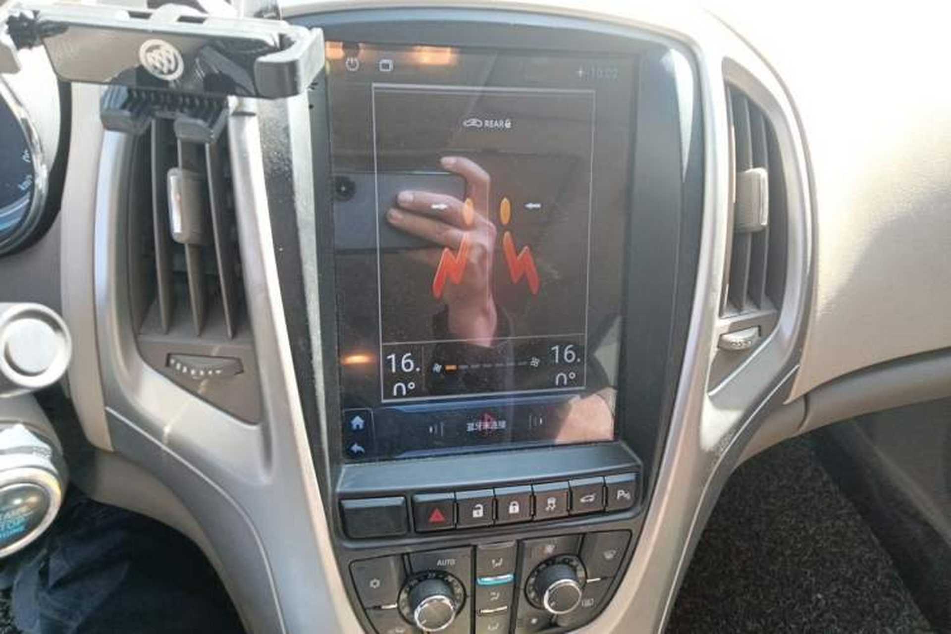 Used Buick GT 2013 GT 1.6L Manual Entry-Level Model Audio And AC Panel