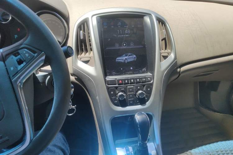 Used Buick GT 2013 GT 1.6L Automatic Fashion Edition Audio And AC Panel