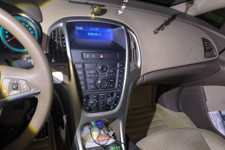 Used Buick GT 2013 GT 1.6L Manual Entry-Level Model Audio And AC Panel