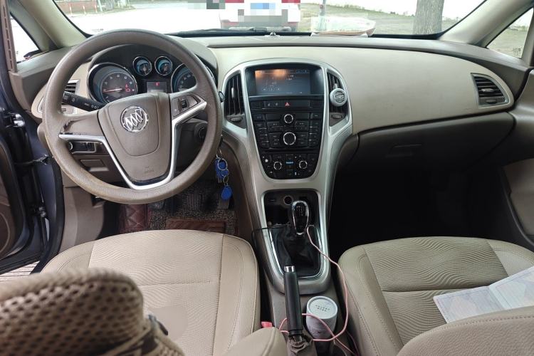 Used Buick GT 2013 GT 1.6L Manual Entry-Level Model Center Console