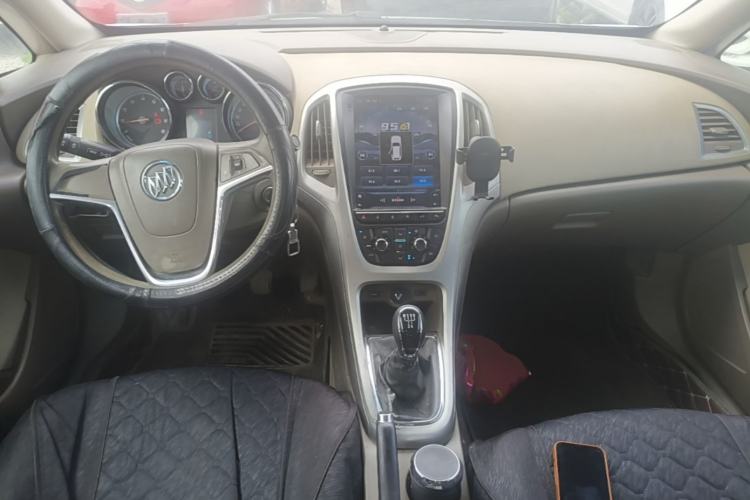 Used Buick GT 2013 GT 1.6L Manual Entry-Level Model Center Console