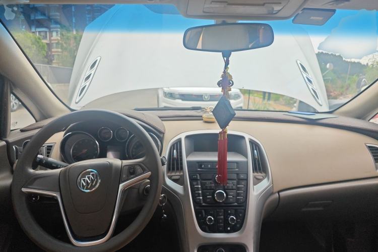 Used Buick GT 2013 GT 1.6L Manual Entry-Level Model Center Console