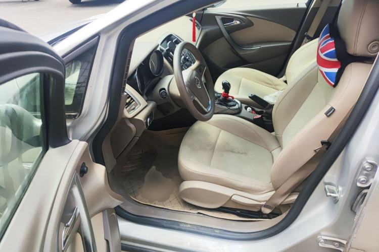 Used Buick GT 2013 GT 1.6L Manual Entry-Level Model Driver Seat