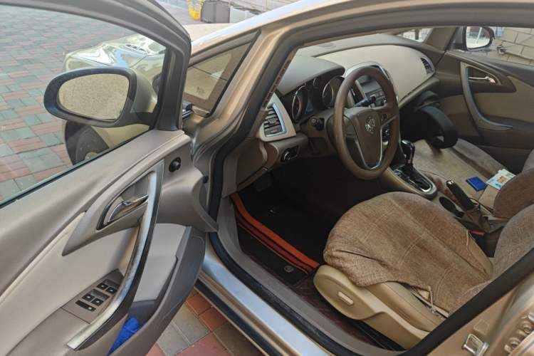 Used Buick GT 2013 GT 1.6L Automatic Fashion Edition Driver Seat