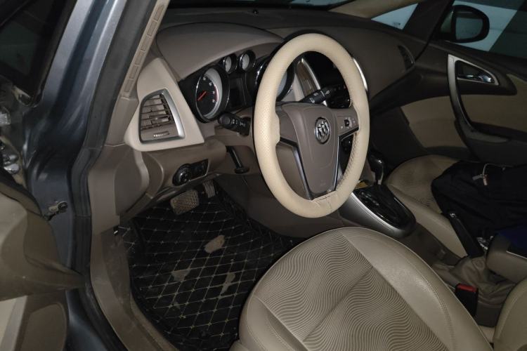 Used Buick GT 2013 GT 1.6L Automatic Fashion Edition Driver Seat