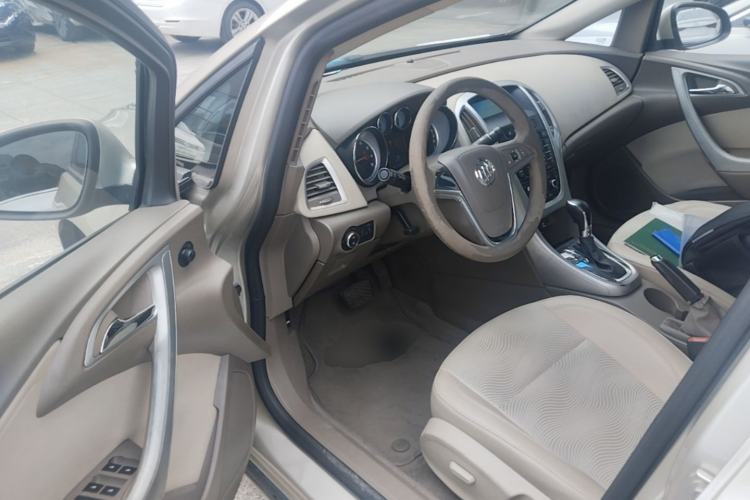 Used Buick GT 2013 GT 1.6L Automatic Fashion Edition Driver Seat