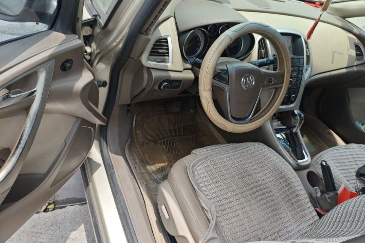 Used Buick GT 2013 GT 1.6L Automatic Fashion Edition Driver Seat