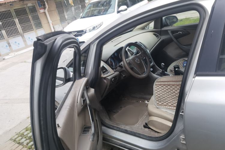 Used Buick GT 2013 GT 1.6L Manual Entry-Level Model Driver Seat