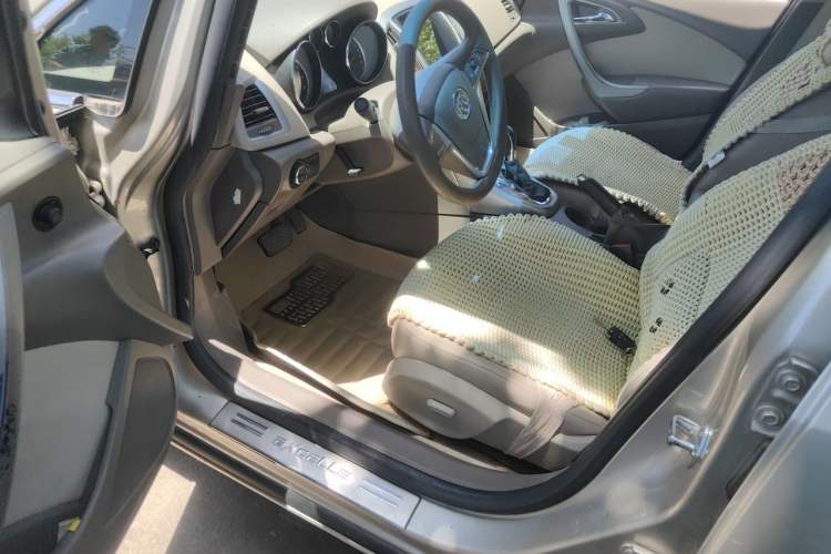 Used Buick GT 2013 GT 1.6L Automatic Fashion Edition Driver Seat