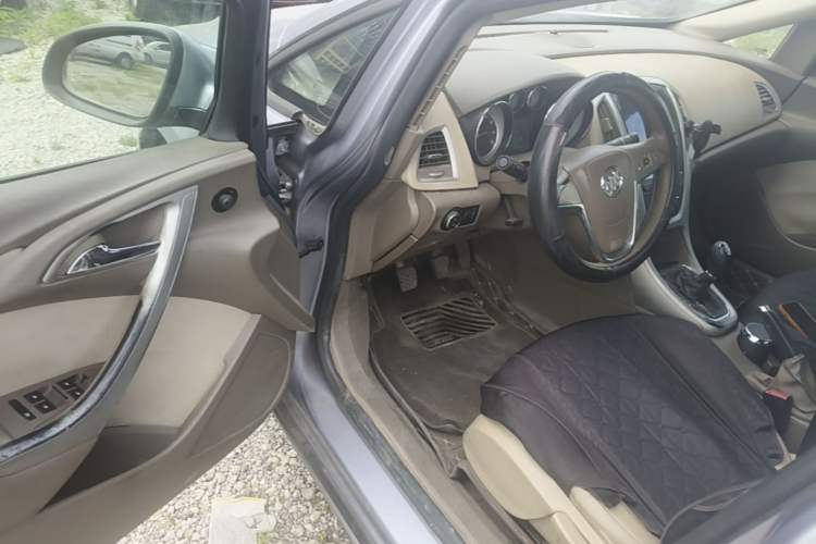 Used Buick GT 2013 GT 1.6L Manual Entry-Level Model Driver Seat