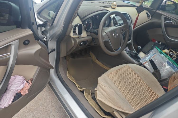 Used Buick GT 2013 GT 1.6L Manual Entry-Level Model Driver Seat