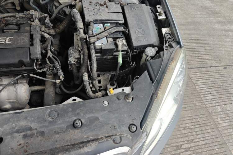Used Buick GT 2013 GT 1.6L Manual Entry-Level Model Engine Bay Left