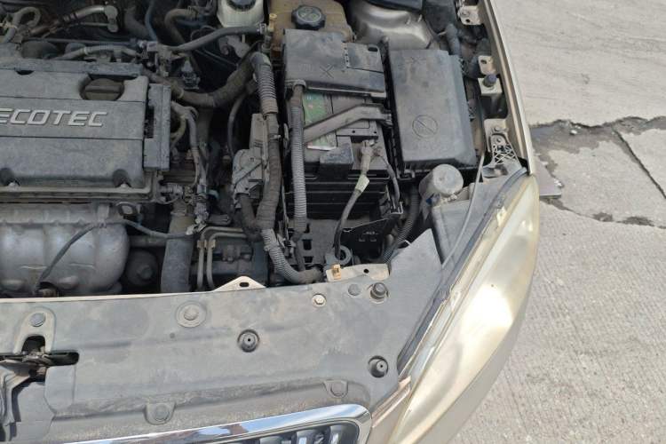 Used Buick GT 2013 GT 1.6L Automatic Fashion Edition Engine Bay Left