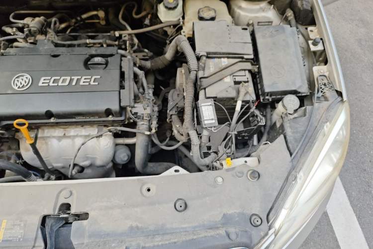 Used Buick GT 2013 GT 1.6L Manual Entry-Level Model Engine Bay Left