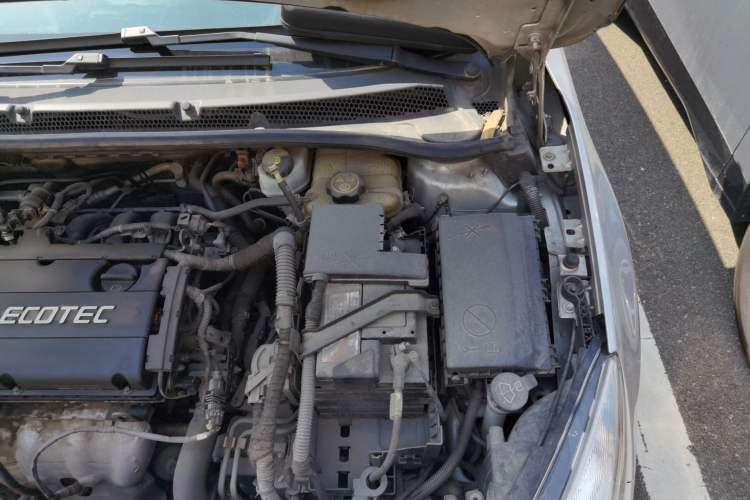 Used Buick GT 2013 XT 1.6L Automatic Fashion Edition Engine Bay Left